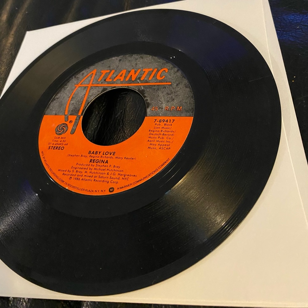 Regina "Baby Love" 1986 Atlantic Records 45 RPM 7" Vinyl Record collectible - Picture 3 of 6